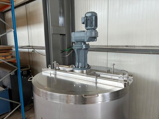 2 x New 3.300L stainless-steel AISI316L vertical mixing tanks.