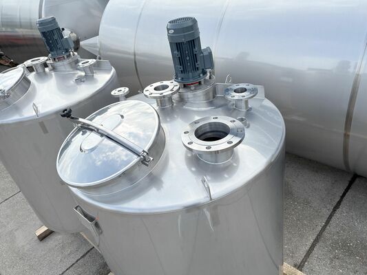 2 x New 1.760L stainless-steel AISI316L vertical mixing tanks.