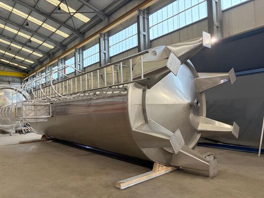 1 x Nouvelle cuve de stockage verticale en acier inoxydable AISI304L de 60.000L