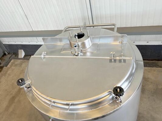 1 x Brand new 500L stainless-steel AISI316L vertical mixing tank.
