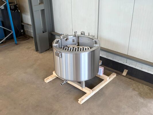 1 x New 1.000L stainless-steel AISI304L vertical storage tank.