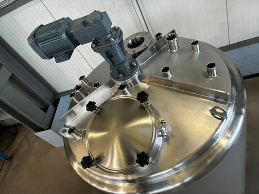 1 x Nieuwe 2.000 L verticale RVS mengtank in AISI 316L