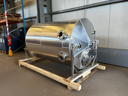 1 x Nieuwe 3.200 L geïsoleerde opslagtank in RVS AISI 316L