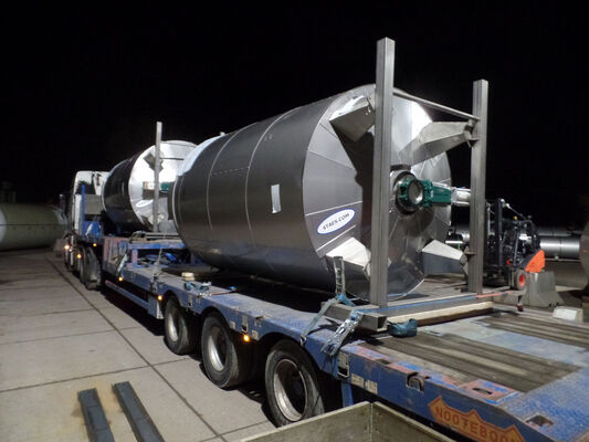 6 x 10,000L stainless steel AISI316L mixing tanks equipped with a heat exchanger and insulation