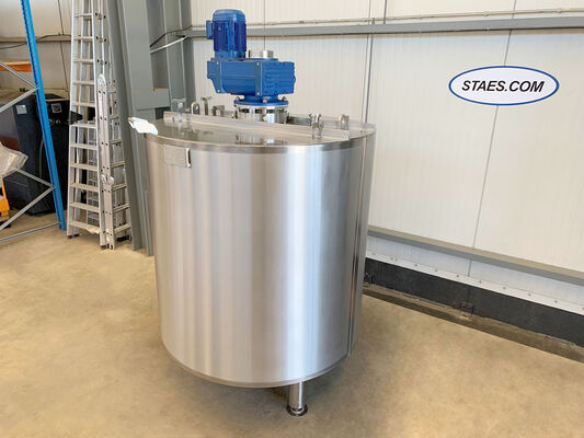 1 x New Stainless Steel AISI 316L vertical mixing tanks of 1,760L.