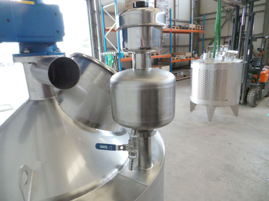 Brouwerij : 1 x 400L bier kookketel; brouwketel; geisoleerd met schouw voor gasdampen; bain-marie