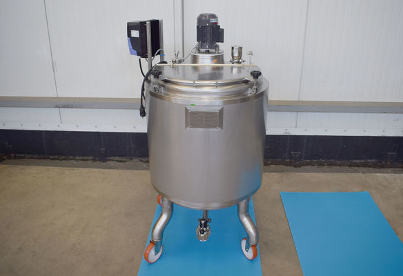 OR180300 - 4 x 300L AISI316 Cuves de mélange en acier inoxydable, les cuves sont isolée et prévu d'un échangeur de chaleur
