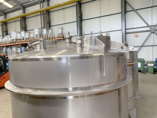 3 x 3,300L stainless steel AISI 304L vertical mixing tanks