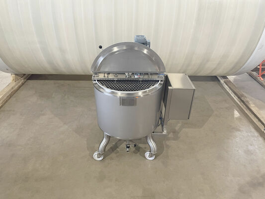 1 x New 500L stainless-steel AISI316L vertical mixing tank.