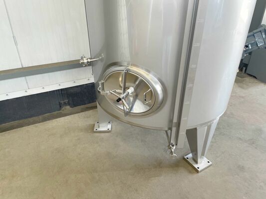 1 x Nieuwe roestvrijstalen verticale mengtank van 3.200L in AISI316L