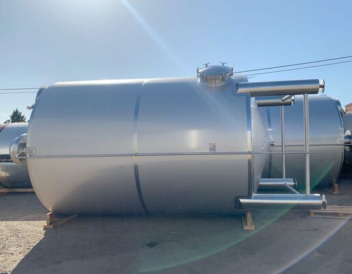 6 x Nieuwe roestvrijstalen verticale opslagtanks van 30.000L in AISI304L
