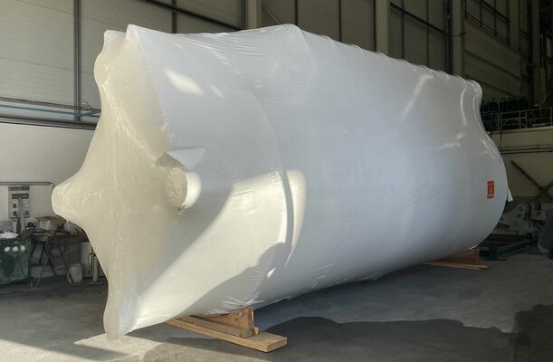 1 x New 34.000L stainless-steel AISI316L vertical mixing tank.