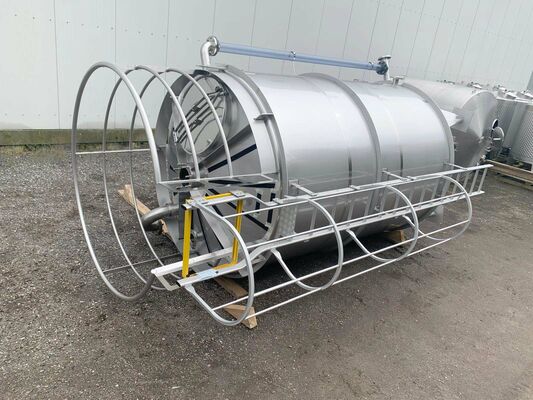1 x Nieuwe roestvrijstalen verticale mengtank van 15.300L in AISI304L
