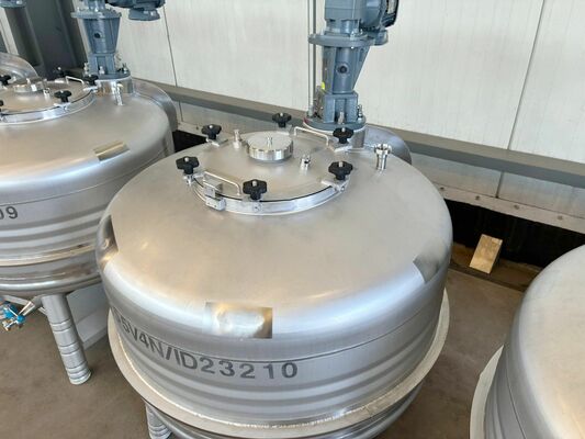 4 x Neuer vertikaler 850L Edelstahl-Mischbehälter aus AISI304L