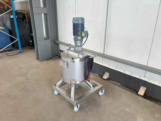 1 x New 100L stainless-steel AISI316L vertical mixing tank.