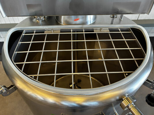 1 x Nieuwe 300 L verticale RVS mengtank in AISI 316L