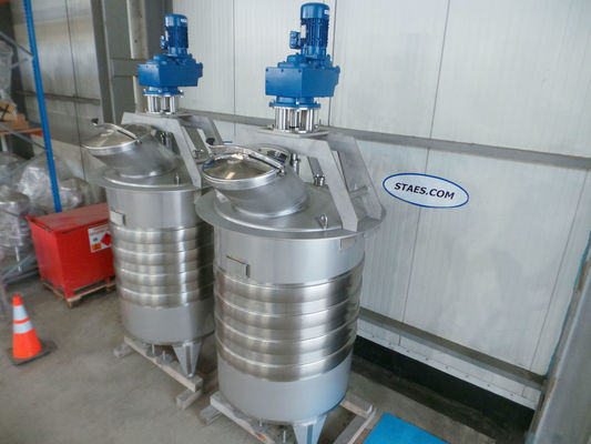 2 x 1.500L AISI316L; Roestvrijstalen mengtanks; warmtewisselaar; anker roerwerk;
