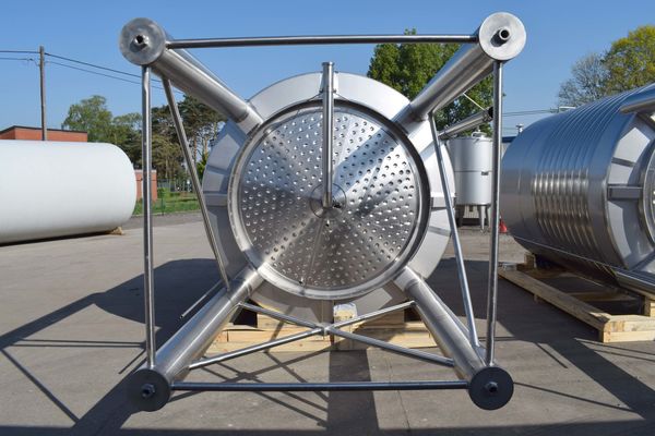 OR170047: 2 x 15.300L AISI304L roestvrijstalen mengtank met warmtewisselaar