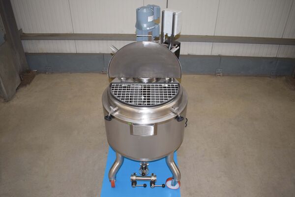 1 x New 200L vertical stainless steel AISI316L mixing tank with heating jacket and insulation.