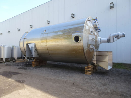 1 x stainless-steel second hand vertical mixing tank of 40.000L in stainless-steel AISI 304L