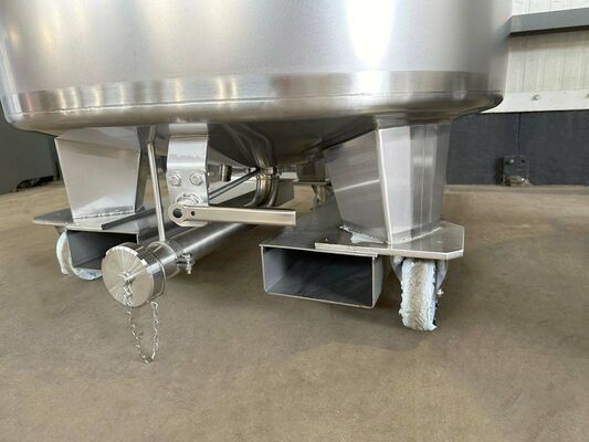 2 x Nieuwe roestvrijstalen verticale opslagtanks van 400L in AISI316L