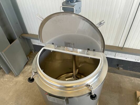 1 x Nieuwe roestvrijstalen verticale mengtank van 300L in AISI316L  1 x Nieuwe roestvrijstalen verticale mengtank van 500L in AISI316L