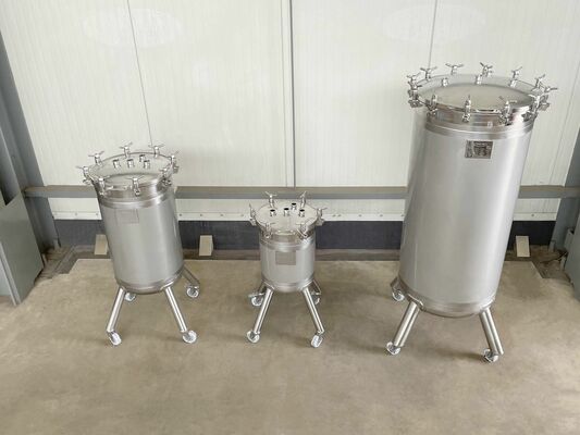 1 x Nieuwe roestvrijstalen verticale druktank van 50L in AISI316L 1 x Nieuwe roestvrijstalen verticale druktank van 150L in AISI316L 1 x Nieuwe roestvrijstalen verticale druktank van 500L in AISI316L