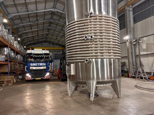 1 x New 50.000L stainless-steel AISI304L vertical mixing tank.