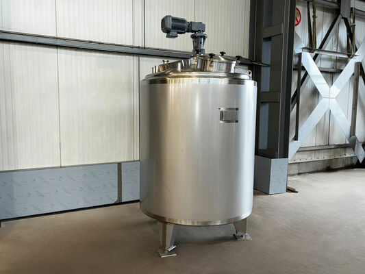1 x Nieuwe 2.000 L verticale RVS mengtank in AISI 316L