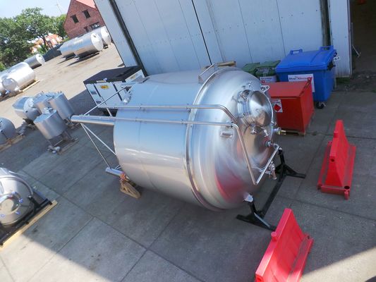 2 x 11,7m³; AISI304; CCT bier fermentatie tanks; 3,3 bar PED CE TüV; 10% Rx & 2 x 10,4m³: AISI304 BBT helder bier tanks; 3,3 bar PED CE TüV; 10% Rx