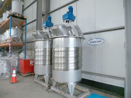 2 x 1.500L AISI316L; Roestvrijstalen mengtanks; warmtewisselaar; anker roerwerk;
