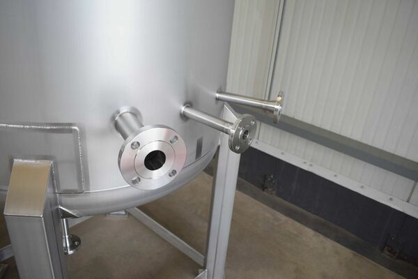 1 x New 1510L stainless-steel AISI316L vertical mixing tank.