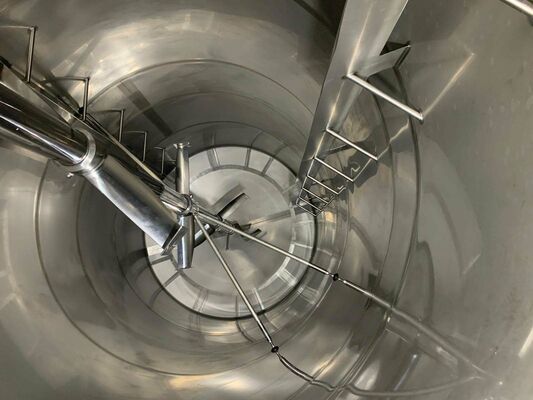 1 x Nieuwe roestvrijstalen verticale mengtank van 26.000L in AISI316L