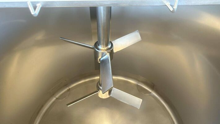 4 x New 150L stainless-steel AISI316L vertical mixing tanks