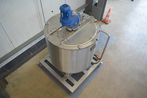 1 x Nieuwe roestvrijstalen verticale mengtank van 1000L in AISI304L