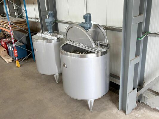 2 x New 3.300L stainless-steel AISI316L vertical mixing tanks.