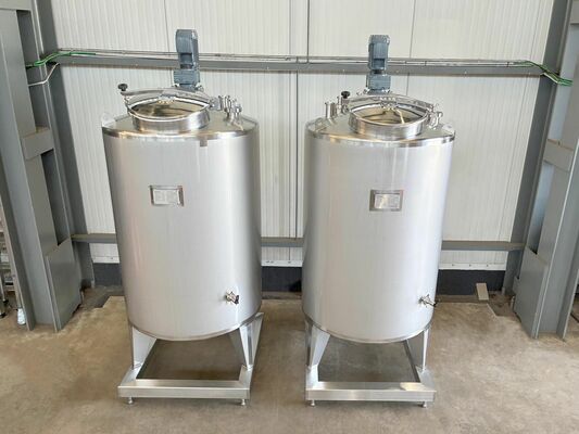 2 x Neuer vertikaler 1.500L Edelstahl-Mischbehälter aus AISI316L