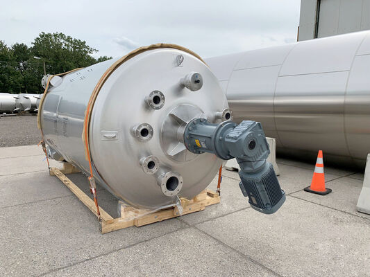 1 x New 10,000 L vertical stainless steel AISI316L mixing tank.