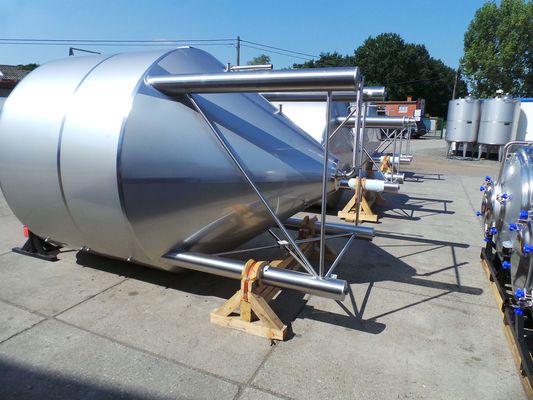 2 x 11,7m³; AISI304; CCT bier fermentatie tanks; 3,3 bar PED CE TüV; 10% Rx & 2 x 10,4m³: AISI304 BBT helder bier tanks; 3,3 bar PED CE TüV; 10% Rx