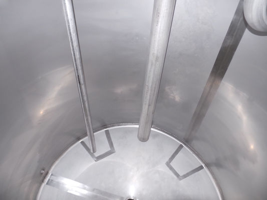 1 x 3.300L AISI304L enkelwandige verticale roestvrijstalen opslagtank