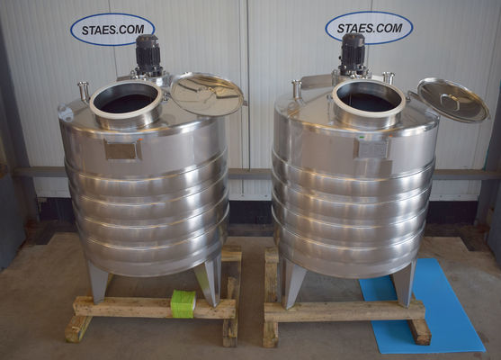 OR171300: 2 x 1.000L AISI316L Roestvrijstalen mengtanks voorzien van warmtewisselaar en een propellor roerwerk