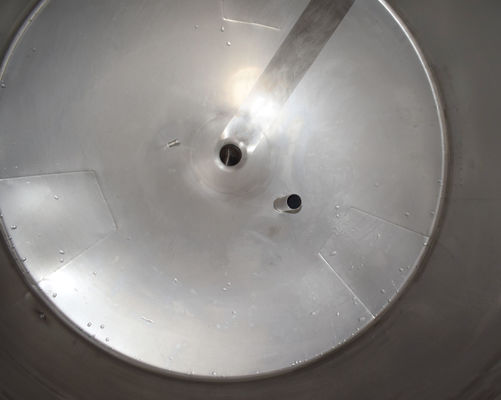 OR171089: 2 x 2000L AISI316L roestvrijstalen bier fermentatie tanks voorzien van een warmtewisselaar, isolatie en een waterlot