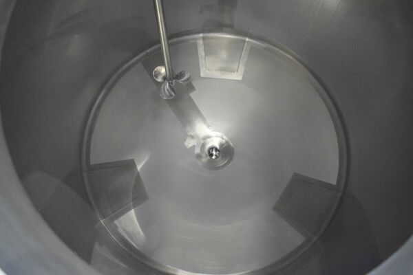 1 x Nieuwe roestvrijstalen verticale mengtank van 1000L  in AISI316L