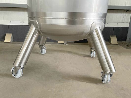 1 x Nieuwe roestvrijstalen verticale druktank van 50L in AISI316L 1 x Nieuwe roestvrijstalen verticale druktank van 150L in AISI316L 1 x Nieuwe roestvrijstalen verticale druktank van 500L in AISI316L