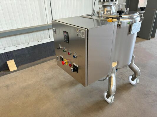 1 x Brand new 100L stainless-steel AISI316L vertical mixing tank.