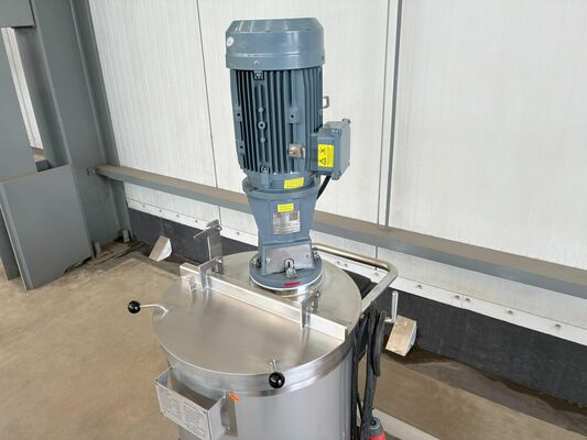 1 x New 100L stainless-steel AISI316L vertical mixing tank.