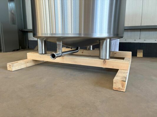 1 x New 1.000L stainless-steel AISI304L vertical storage tank.