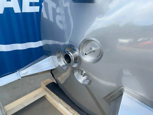 1 x New 2.500L stainless-steel AISI316L vertical storage tank.