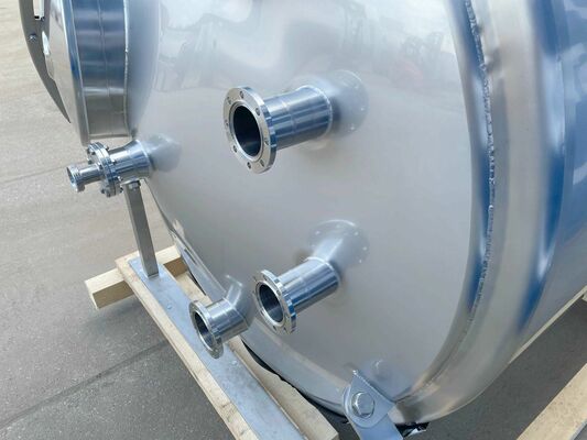 1 x New 2.500L stainless-steel AISI316L vertical storage tank.