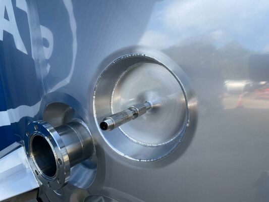 1 x New 2.500L stainless-steel AISI316L vertical storage tank.